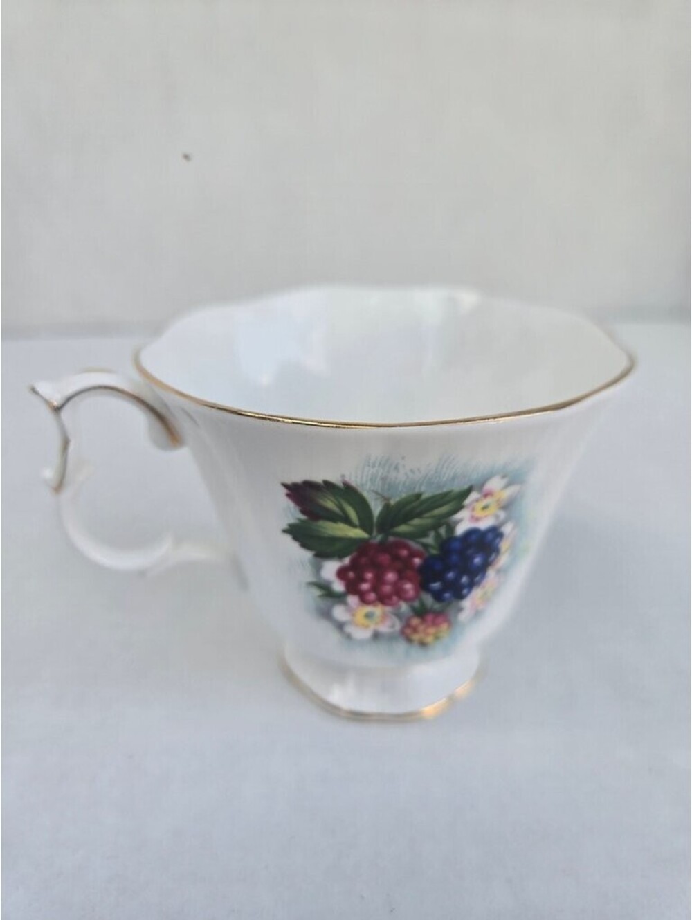 Royal Albert Bone China Tea Cup - Bramble Series Blackberry Lane